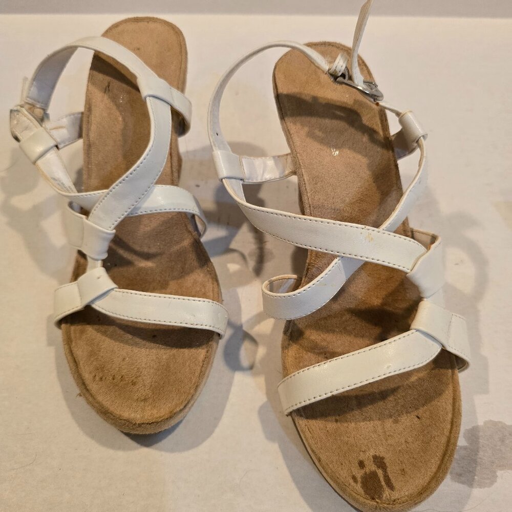 Sandals Women's White Straps Cork Wedge 3" Heel Aerosole size 8